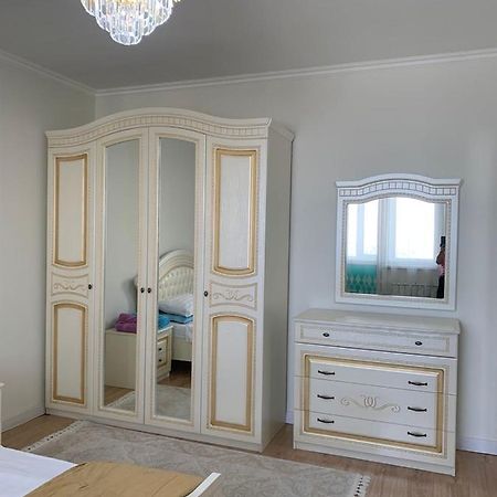 Apartment In 알마티 외부 사진